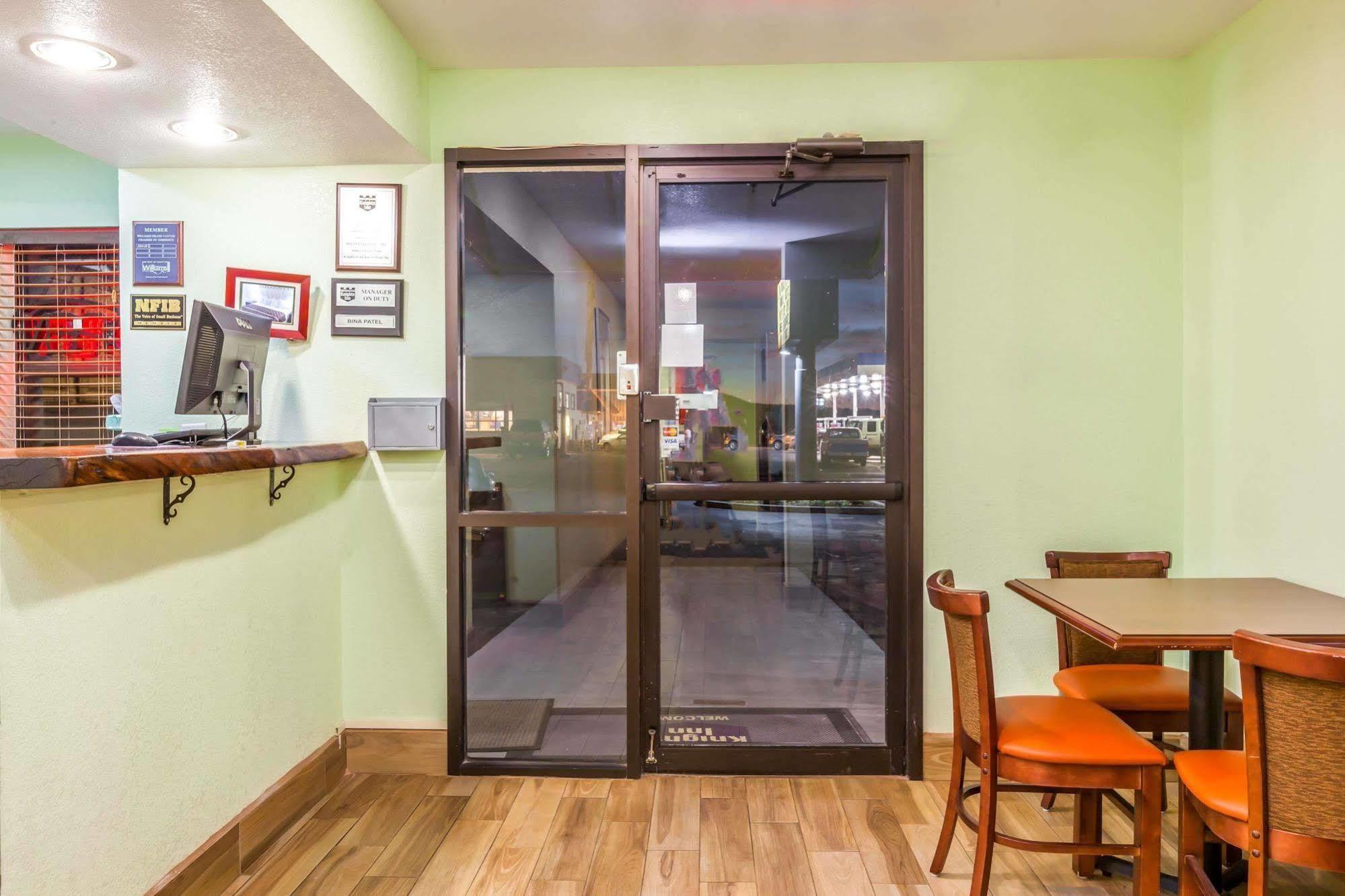 Econo Lodge Inn & Suites Williams - Grand Canyon Area Экстерьер фото