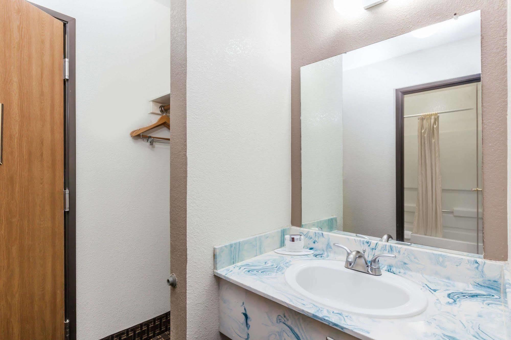 Econo Lodge Inn & Suites Williams - Grand Canyon Area Экстерьер фото